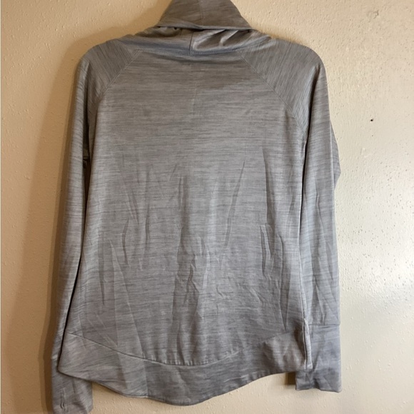 Series 8 Top Fitness Gray Cow Neck Size Small - Picture 3 of 7